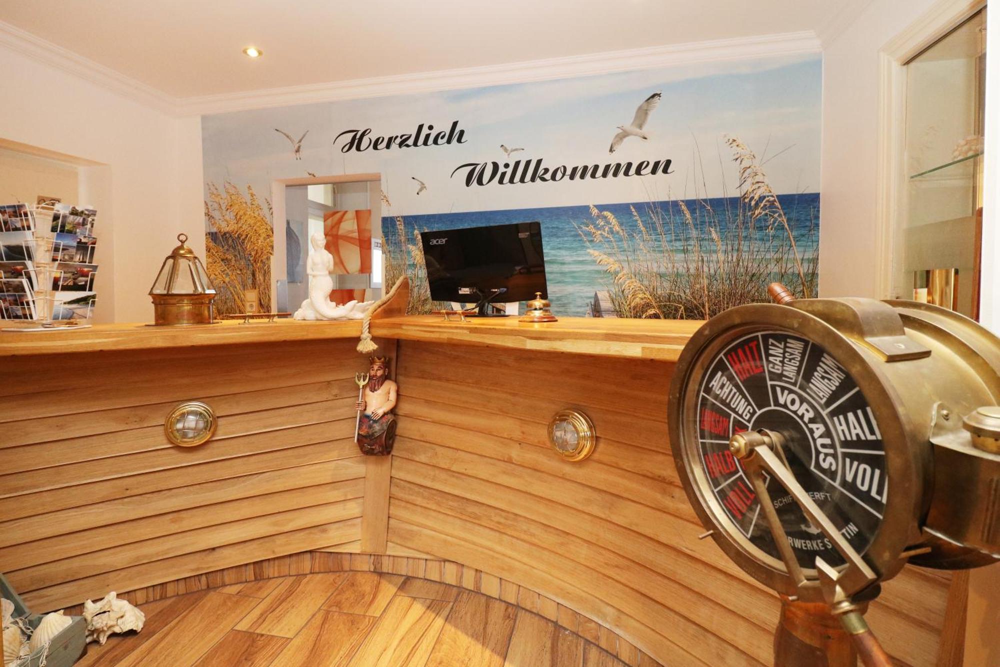 Hotel Wald & Meer Koserow エクステリア 写真