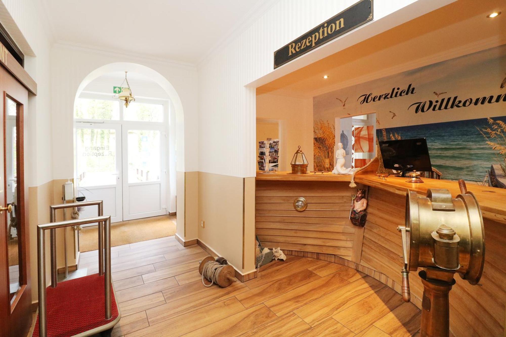 Hotel Wald & Meer Koserow エクステリア 写真