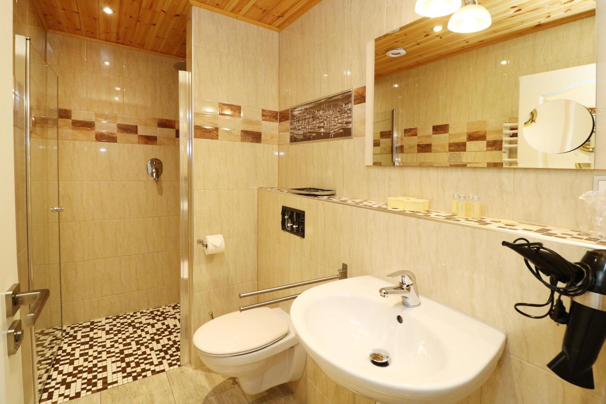 Hotel Wald & Meer Koserow エクステリア 写真